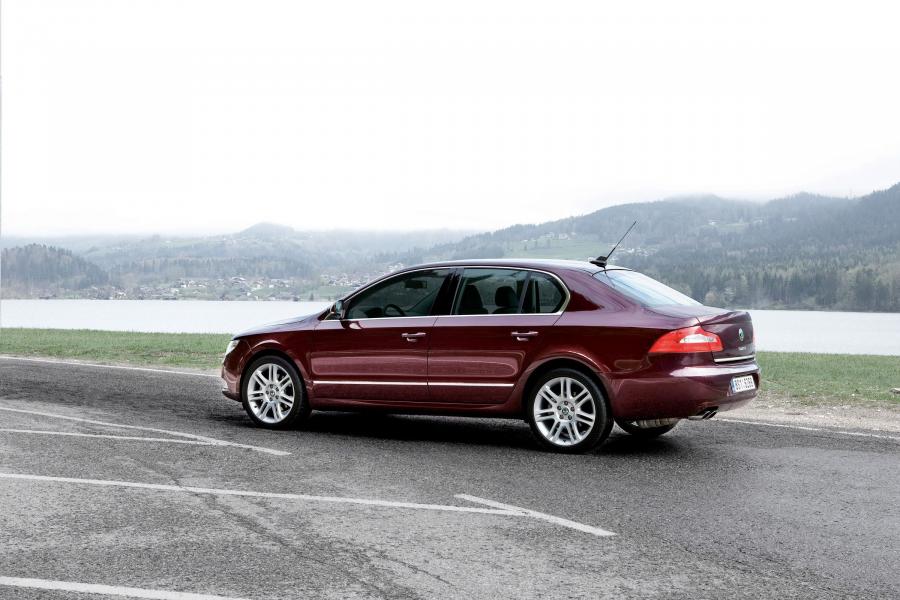  Skoda Superb 2008 года  (фото 74 из 131)